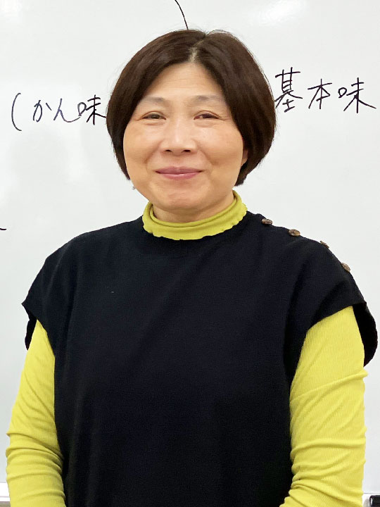 河原外語観光・製菓専門学校 パティシエ・ブランジェ科　クラス担任の森先生